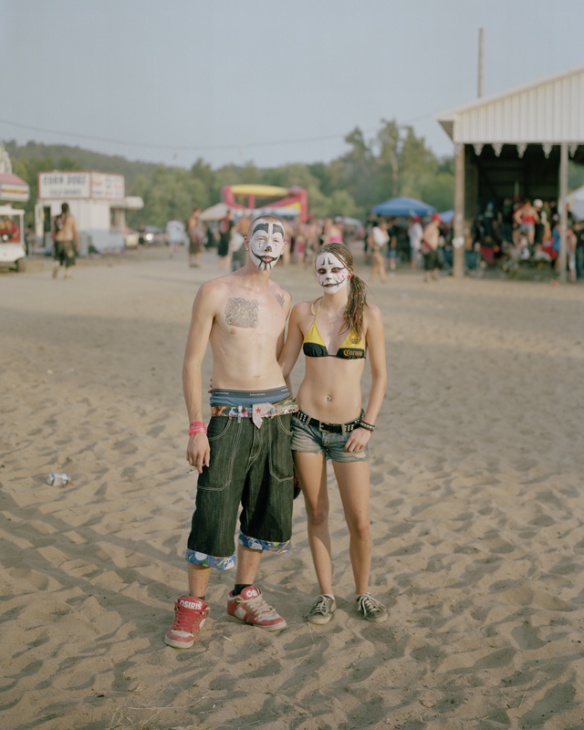 This is a picture of a young Juggalo couple at the Juggalo gathering